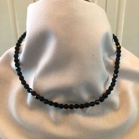 Black beaded necklace - 17 inches - Picture 3 of 6